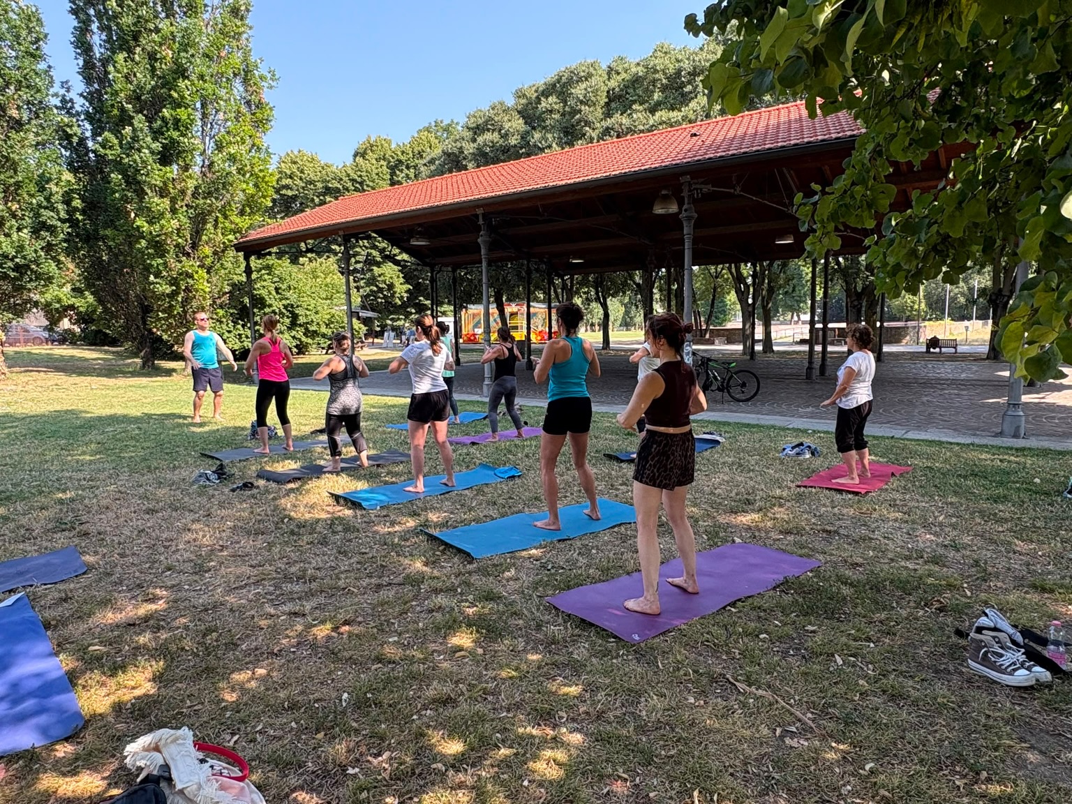 Solstizio d’estate - #giornatamondialeyoga #yogaday2026 #yoga #hathayoga #yogaparma @paola.yogahomeparma @casty75 @dynamic_vale