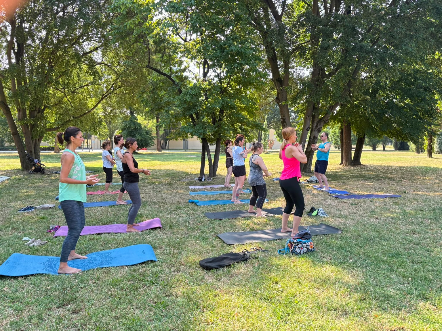 Solstizio d’estate - #giornatamondialeyoga #yogaday2026 #yoga #hathayoga #yogaparma @paola.yogahomeparma @casty75 @dynamic_vale